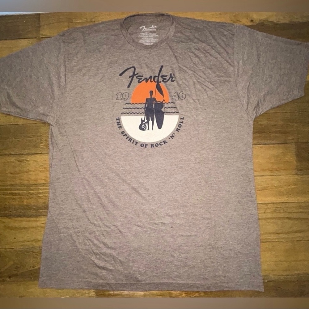 FENDER Brown Sunset Spirit of Rock n Roll Surfboard T-Shirt Unisex NWT - Picture 2 of 8